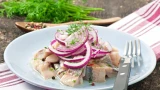 Мариную по-норвежски: как обычная селёдка превратилась в кулинарный Олимп — лучше варианта не найти