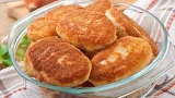 Куриные котлеты готовлю по особому рецепту: сочные внутри и румяные снаружи — сметают с тарелок ещё горячими