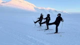 Трехмесячная полярная ночь — всё: жители Шпицбергена встретили первое солнце на лыжах и коньках