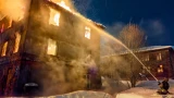 Дом на Павлова в Мурманске сгорел полностью, людям ищут жилье