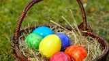 Скоро праздник: необычный способ окраски пасхальных яиц — вы точно удивите семью и друзей