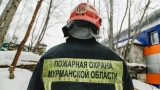 В Мурманске на Хлобыстова пожарные потушили фургон с техникой за 15 минут
