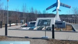 Большая уборка в Кольском округе: сотни людей и спецтехника приводят в порядок мемориалы к 9 Мая