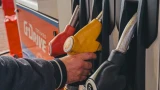 Бензиновый рейтинг: сколько литров топлива может купить мурманчанин «с получки»