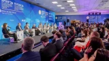 «AI First, но не AI Only»: на ПМЭФ-2026 обсудили, почему человеку важно не потеряться в эпоху ИИ