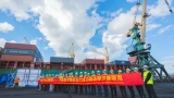 Новый виток Севморпути: в порт Мурманска прибыл огромный контейнеровоз из Китая с автозапчастями