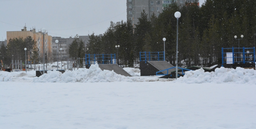 Урно полярный. Сугробы в Мурманске.