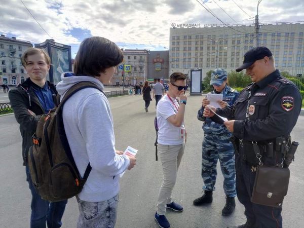 Навальнисты и полиция
