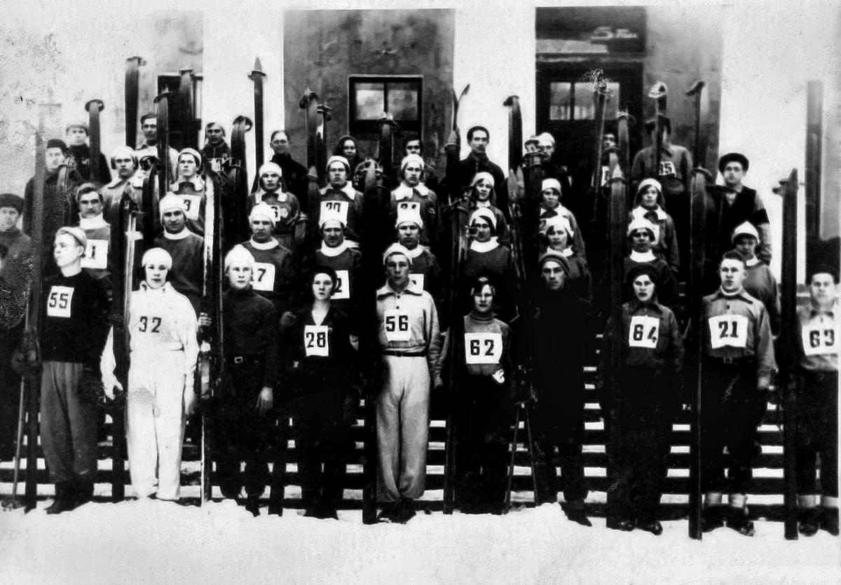 Лыжники в Мурманске