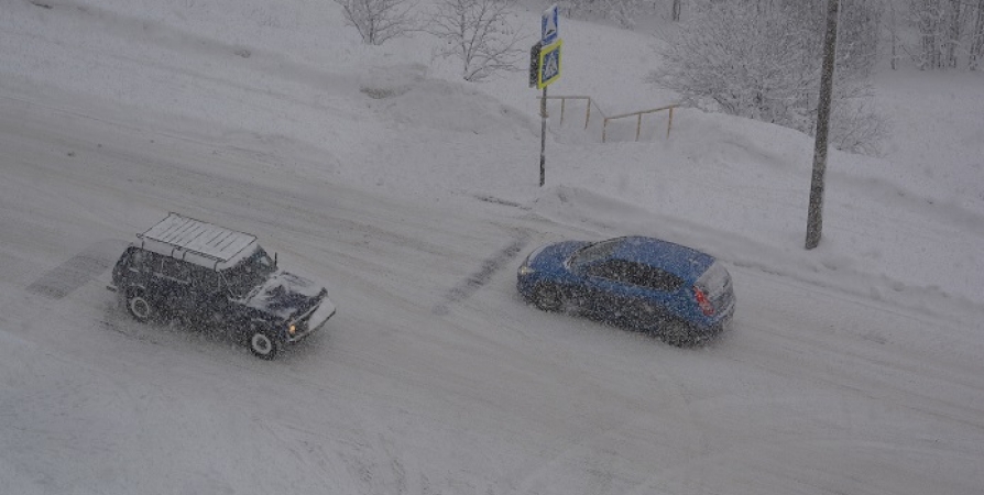 Заполярных водителей предупредили о надвигающемся снегопаде
