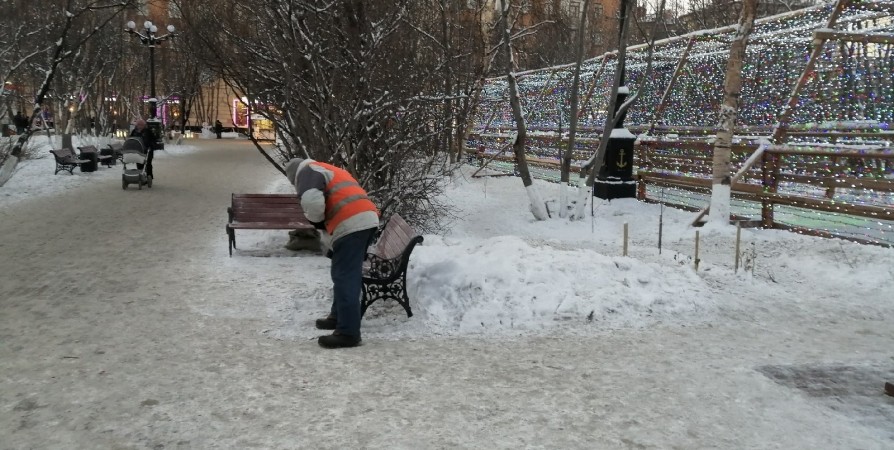За сутки с улиц Мурманска вывезли 16 тысяч кубометров снега