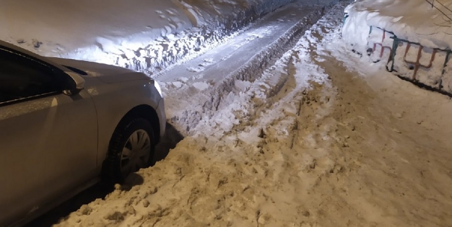 Более 60 застрявших в снегу водителей Мурманска просили о помощи в соцсетях