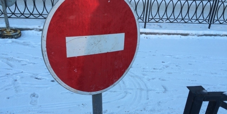 Из-за уборки снега на улицах Мурманска запретят парковку и закроют проезд