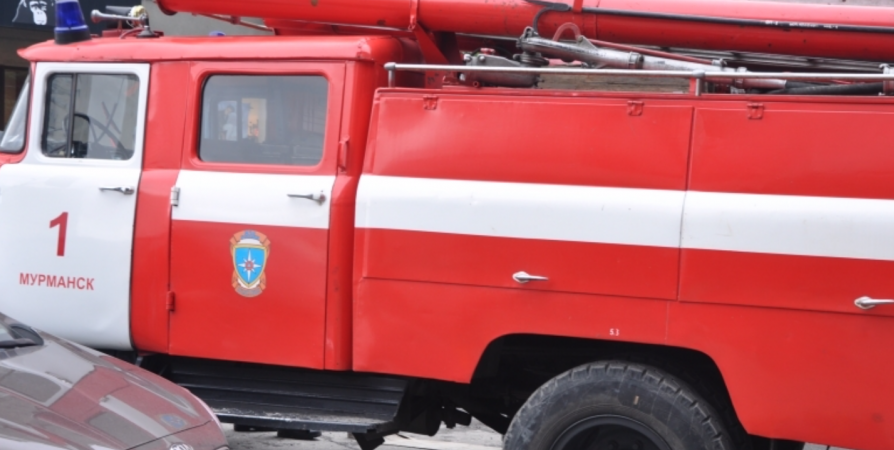 Мурманские пожарные потушили квартиру на Достоевского