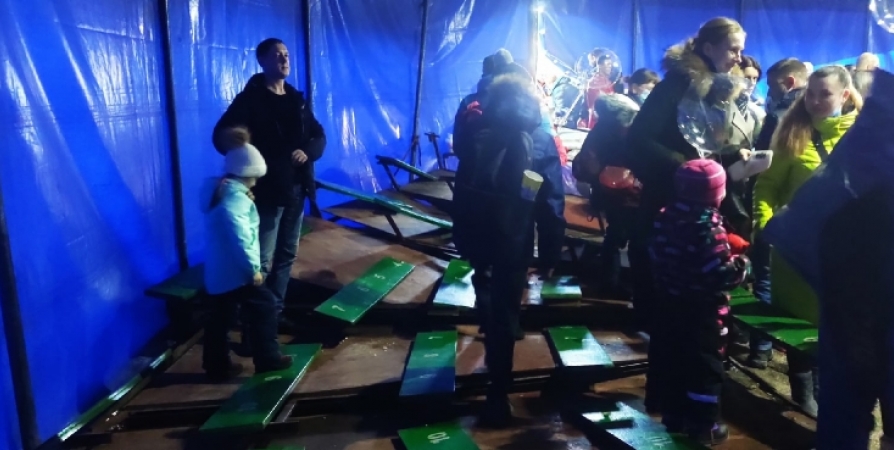 Упавшие трибуны в передвижном цирке в Кировске изучают следователи