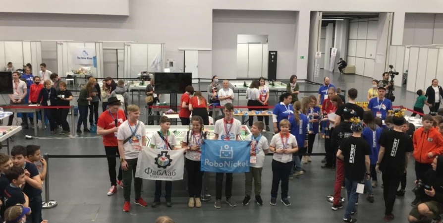 Школьники из Мончегорска победили в чемпионате по робототехнике