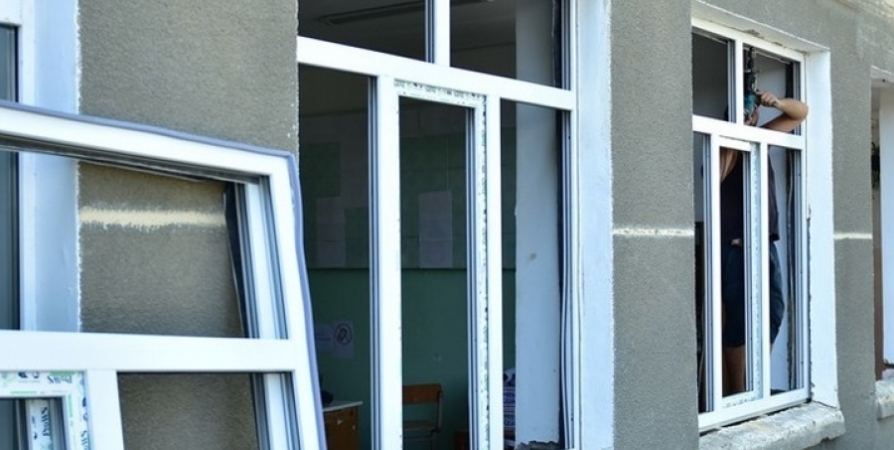 В школах Заполярья летом заменят продуваемые окна