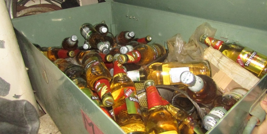 В порту Мурманска на судне обнаружили 74 бутылки незадекларированного пива