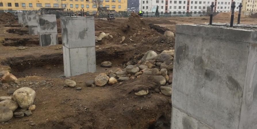 В Заозерске началось строительство бассейна со спорткомплексом