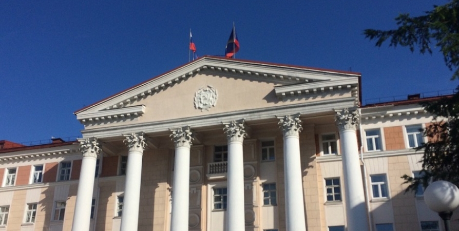 Губернатор Заполярья встретится с фракциями регионального парламента