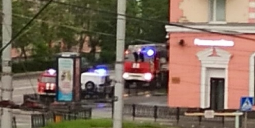 В центре Мурманска 16 пожарных потушили квартиру