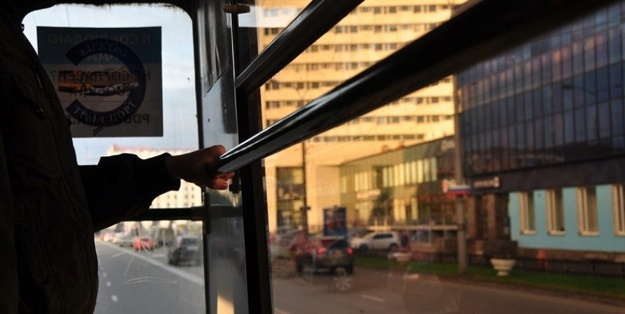 В мурманском автобусе задержали агрессивного «безбилетника»