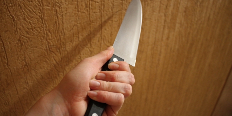 Мурманчанин идет под суд за нападение с ножом на продавца