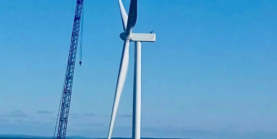 На мурманской Серебрянке установили первую ветряную турбину