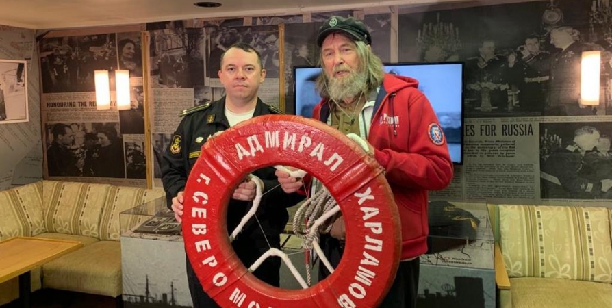 Фёдор Конюхов взял на Северный Полюс спасательный круг с «Адмирала Харламова»