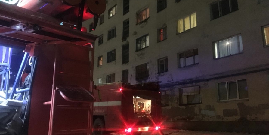 Утро жителей Апатитов началось с эвакуации из-за пожара