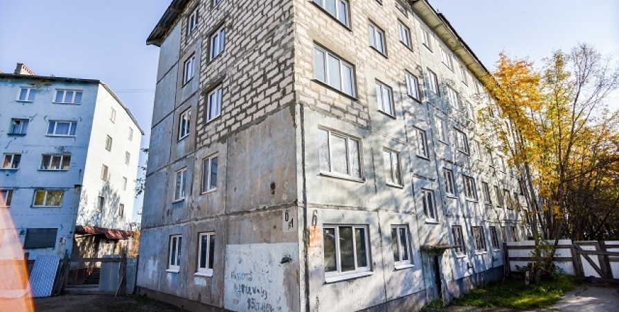 В Мурманске на Свердлова отремонтируют фасад дома после взрыва газа