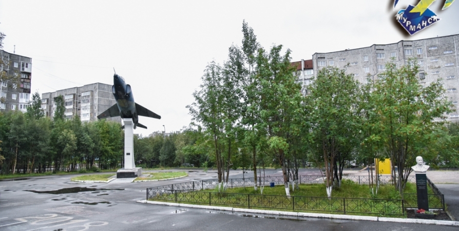 У мурманской школы на Сафонова обновят памятник-самолет