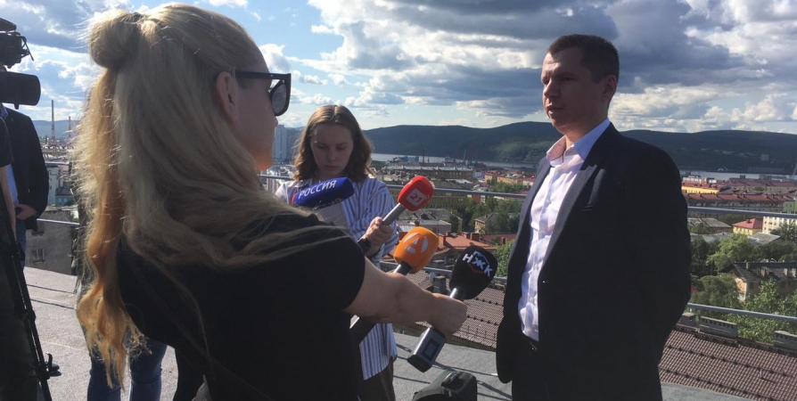 Ко Дню строителя в Мурманске провели пресс-конференцию на крыше