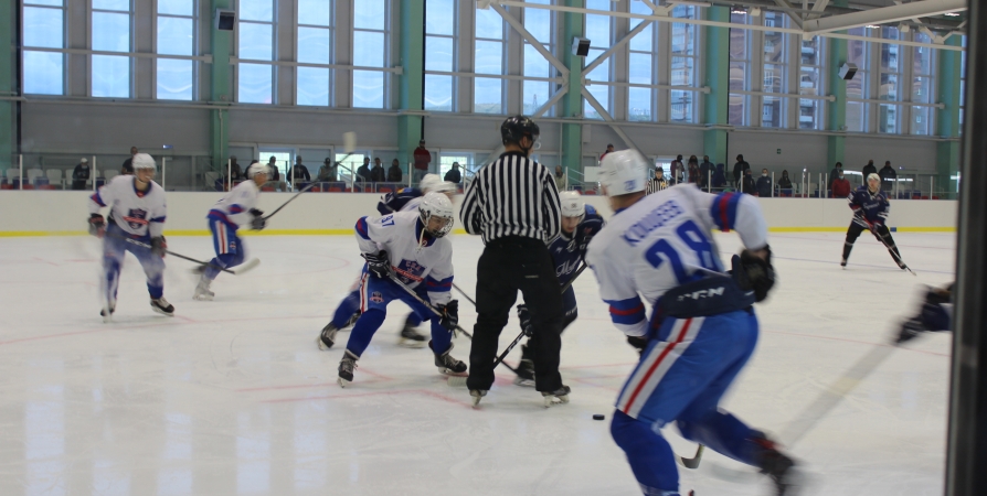 Хоккеисты «Арктики» выиграли в первом матче на льду «Метеора»