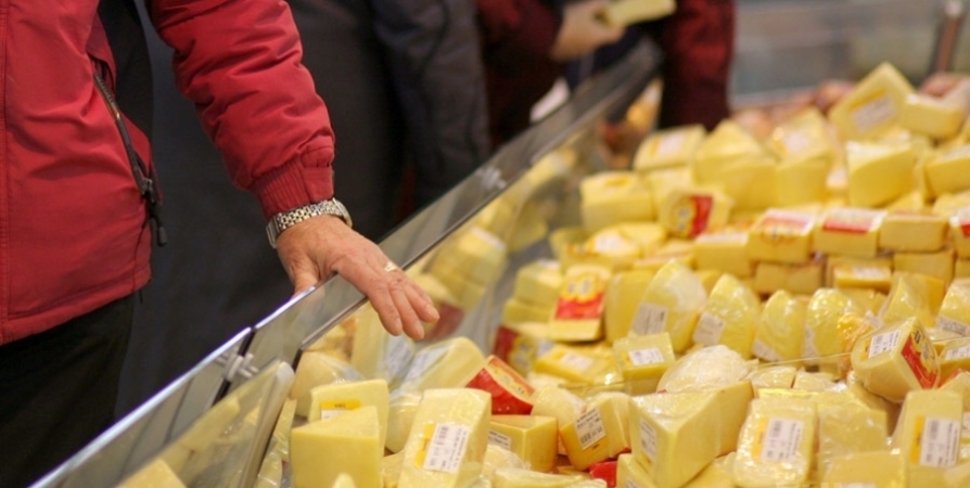 В школу Мурманска из Татарстана пришел поддельный сыр
