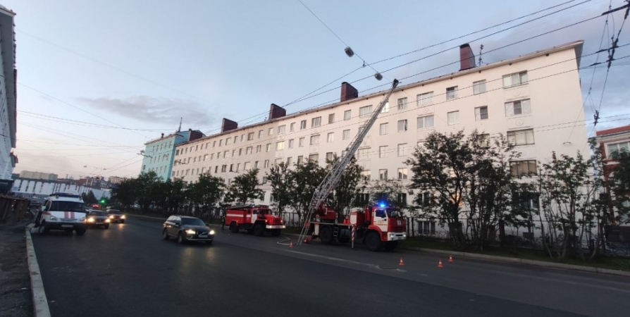 Пострадавшим на пожаре в Мурманске дали временное жилье
