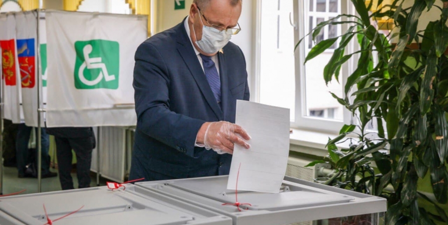 Председатель мурманской Облдумы проголосовал в ЗАТО