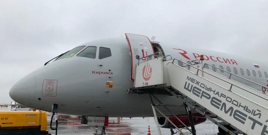 Первый рейс самолета с гербом Кировска состоится 17 декабря