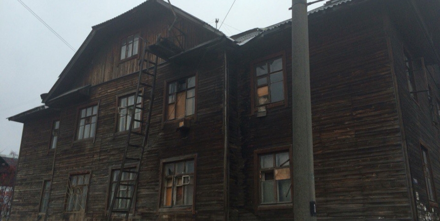 В Мурманске подняли вопрос о переводе 14 домов в статус аварийных