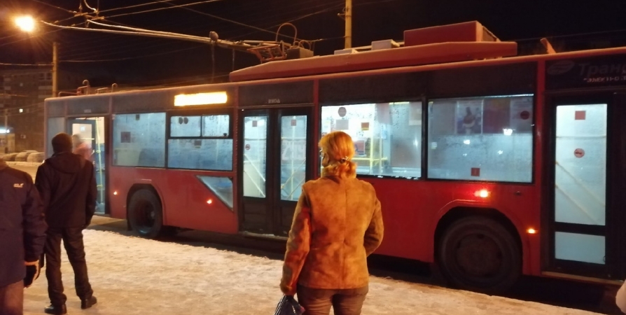 В Мурманске из-за неисправных тормозов в троллейбусе случилось задымление
