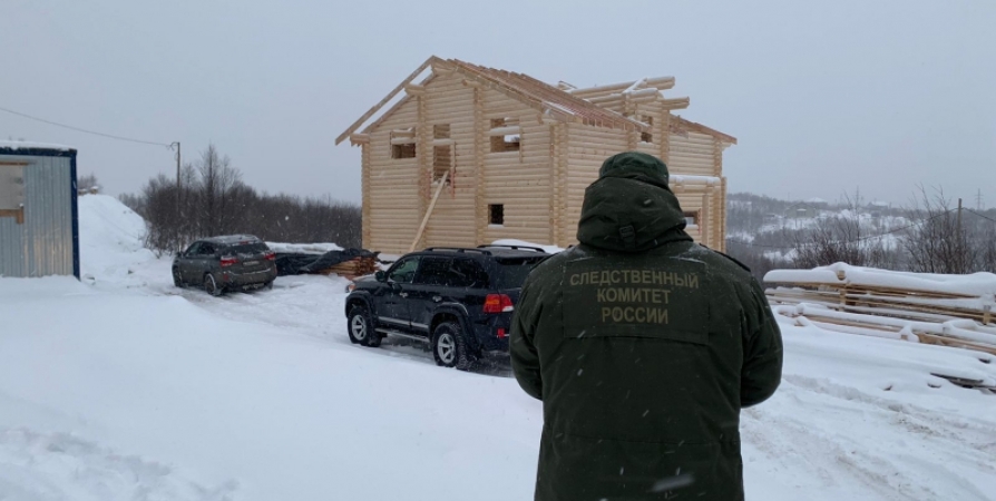 На стройке частного дома в Мурманске погиб мужчина из Иваново
