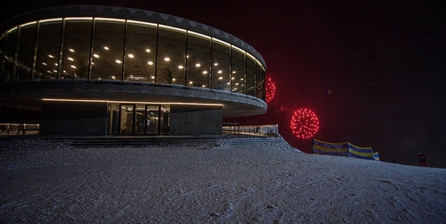 Ресторан на горе, лыжи и сноуборд: В Кировске официально стартовал зимний сезон