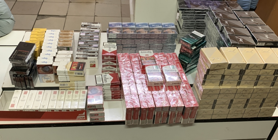 В магазине Апатитов продавали сигареты без маркировки