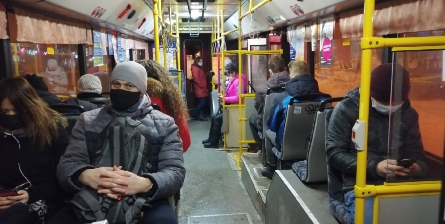 Жители Заполярья без масок в общественном транспорте заплатили 100 тысяч штрафа