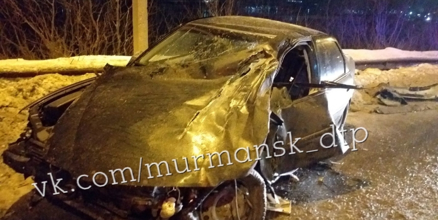 В ДТП с фурой в Мурманске пострадал водитель Opel