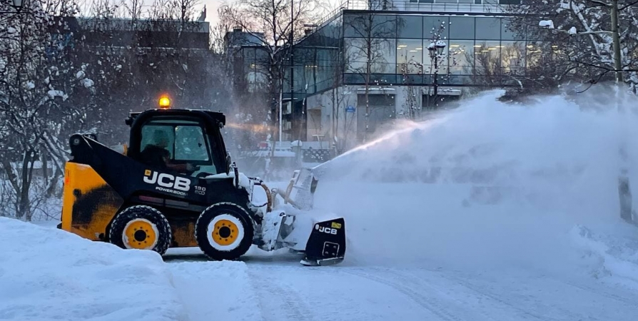 В Мурманске запретят парковку на ряде улиц из-за уборки снега