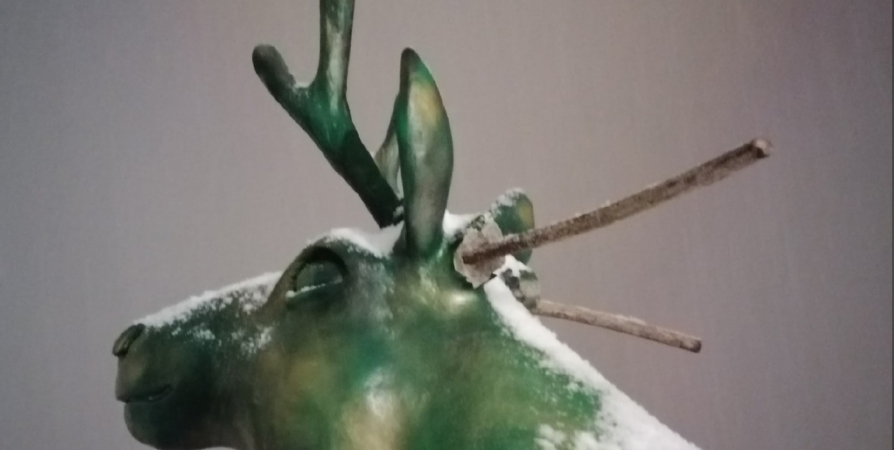 В Североморске статуе оленя сломали рога