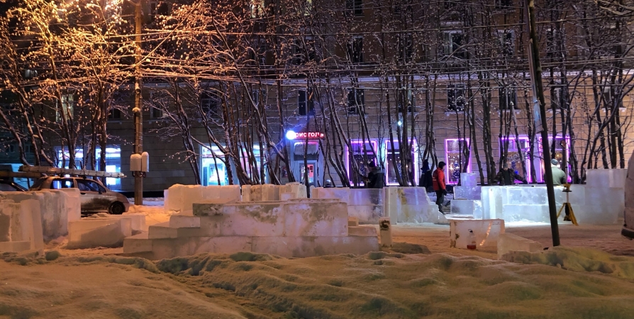 14-метровый лабиринт изо льда украсит центр Мурманска