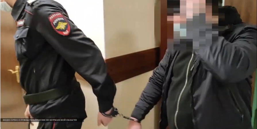 В Оленегорске задержали членов ОПГ за вымогательство