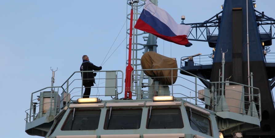 В Мурманске на атомном ледоколе «Сибирь» подняли флаг России